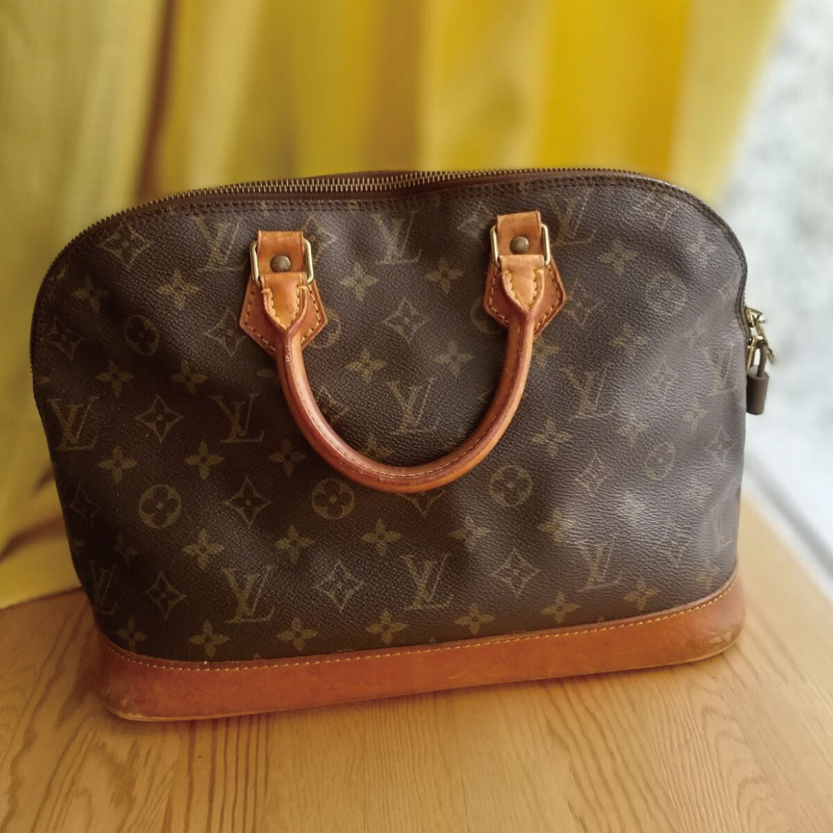 LOUIS VUITTON ルイヴィトン アルマ モノグラム ルイヴィトン LOUIS VUITTON ルイヴィトン アルマ モノグラム ルイヴィトン