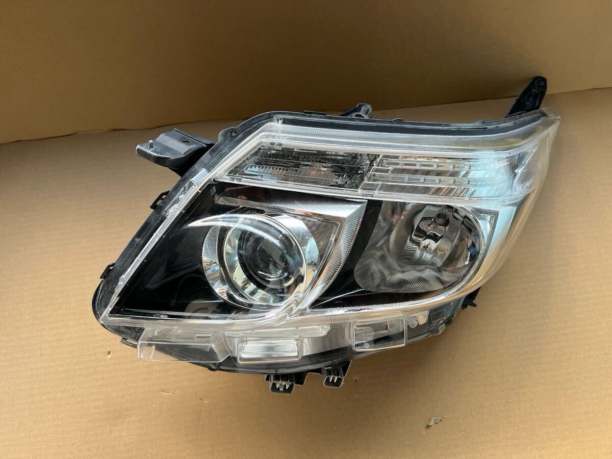 エスクァイア 左ヘッドライト トヨタ 後期 ZRR80G 公式通販 GI 
