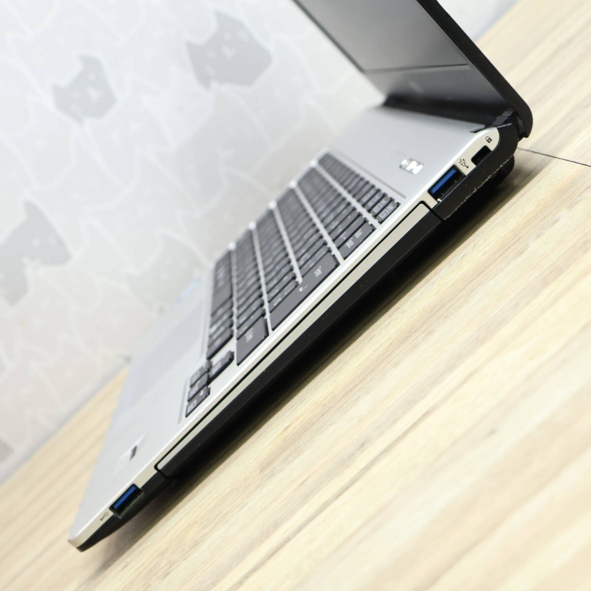 ☆美品 高性能8世代4コアi5！SSD256GB メモリ8GB☆S938/S Core i5