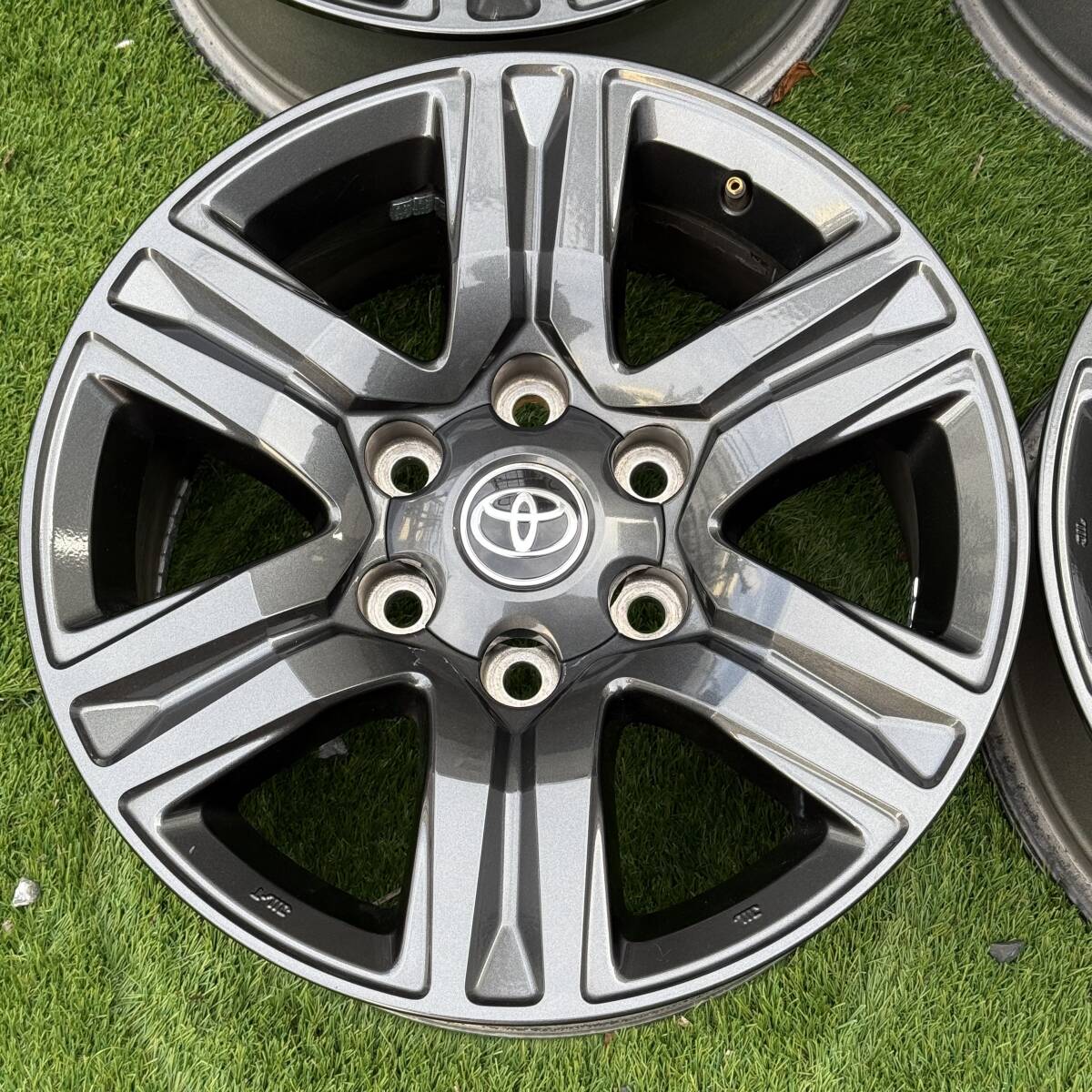 ☆ TOYOTA トヨタ ハイラックス GUN125 純正 アルミホイール 17インチ