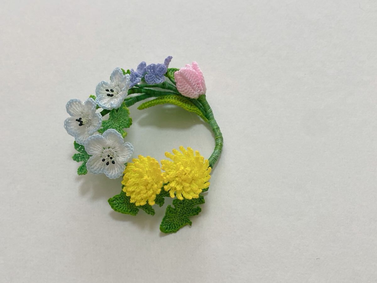 ハンドメイド・春の花のリースブローチ_4