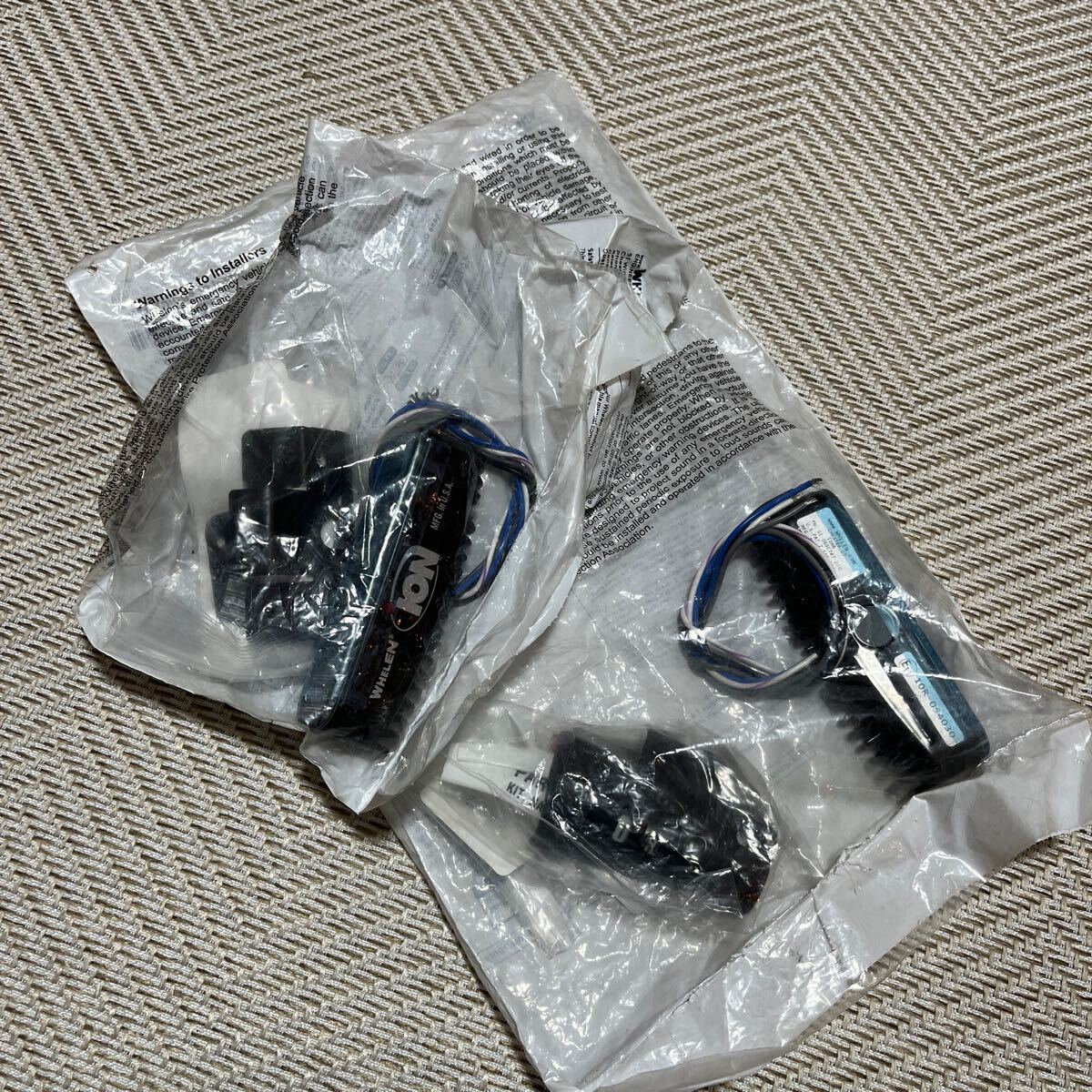 【2個セット】Whelen ion LED 青色 未使用品 フラッシュ 車 ライト サイレン アメリカ 警察 パトカー 緊急車両 ポリス LAPD LASD_1