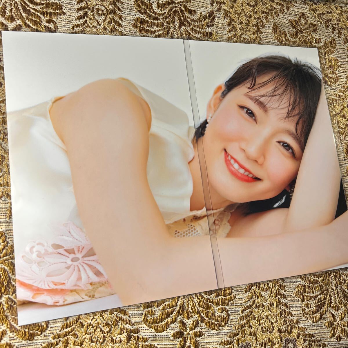 厚手ラミネート加工》 吉岡里帆 26歳 貴重グラビア 切り抜き 8P B5