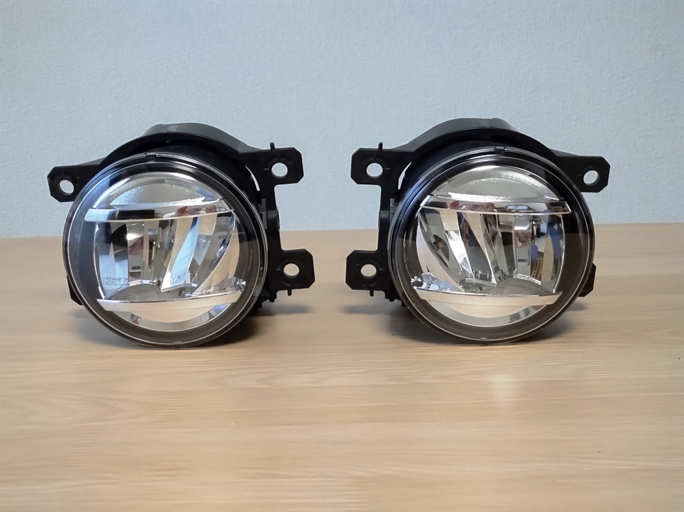 ＜スバル純正　レヴォーグＶＭ後期型　ＬＥＤフォグランプ＞_1