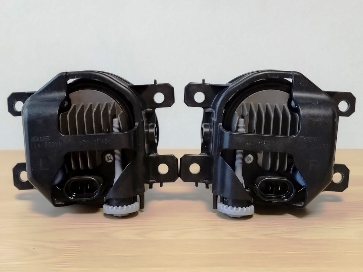 ＜スバル純正　レヴォーグＶＭ後期型　ＬＥＤフォグランプ＞_2