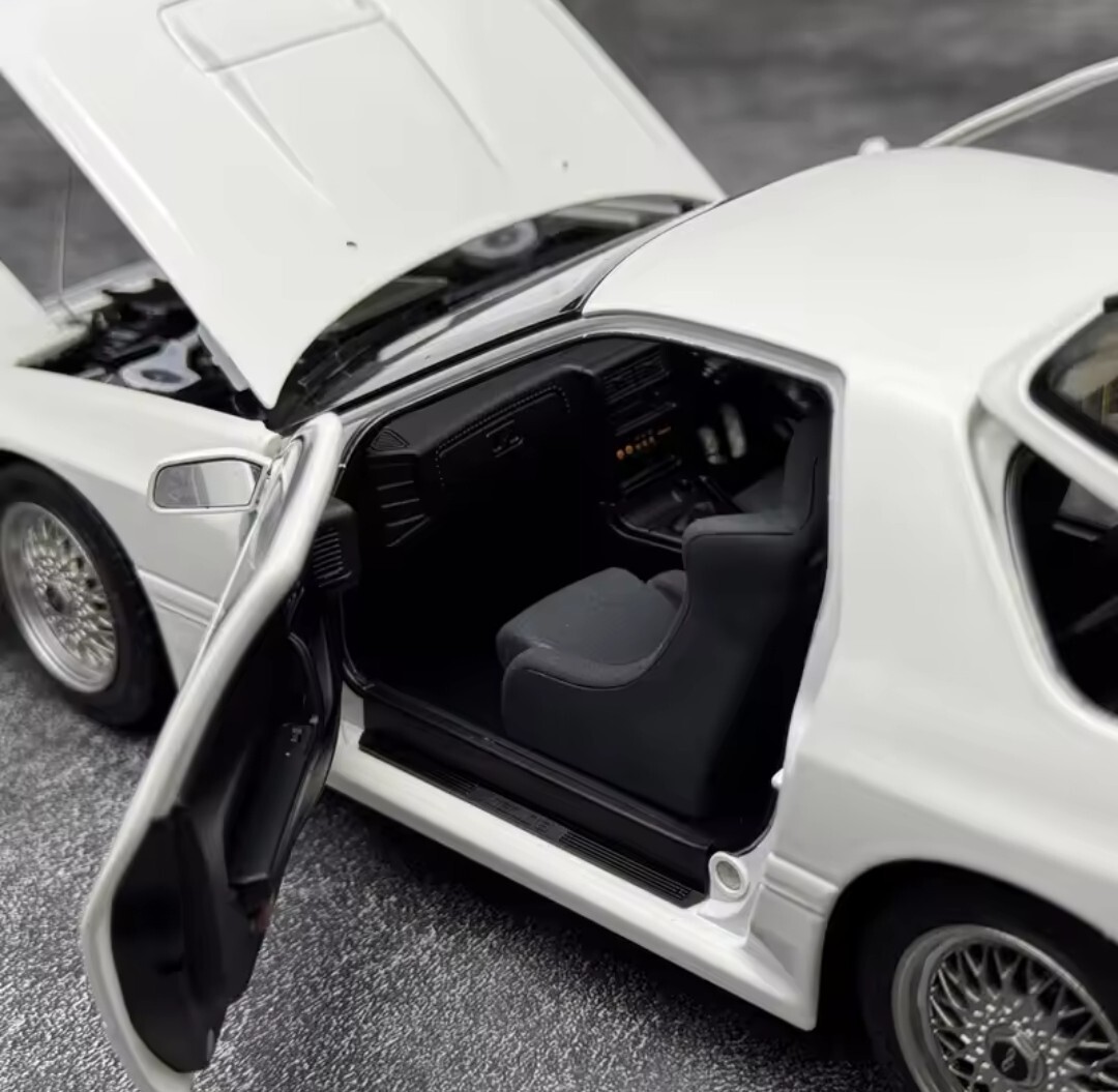 WHELART 1/18 マツダ サバンナ RX-7 FC3S 頭文字D 高橋涼介 オート