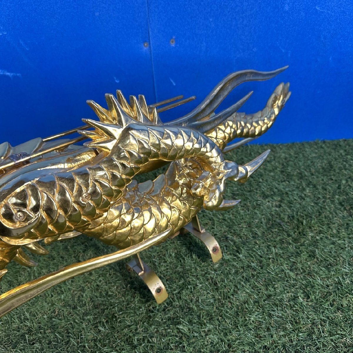 25P03879B3n] 龍 オブジェ 置き物 金色/ゴールド 宮型霊柩車等に(和風 