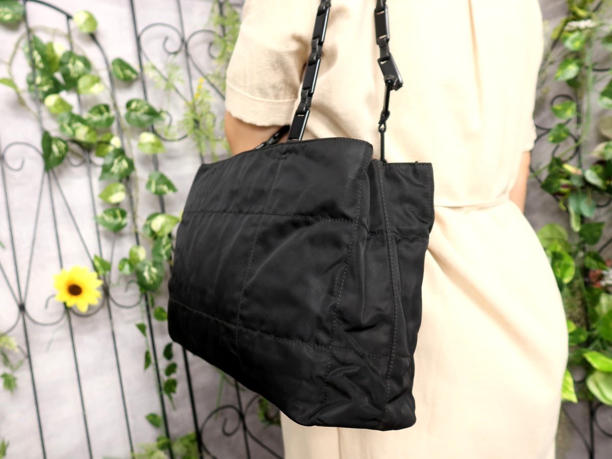 レディース 【美品】PRADA プラダ メッセンジャーバッグ ブラック
