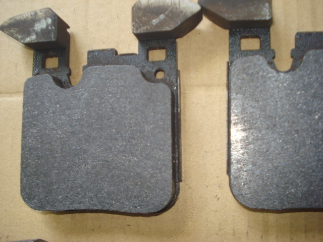 ★ＢＭＷ　Ｍ２　ブレーキパツド　中古品★_2