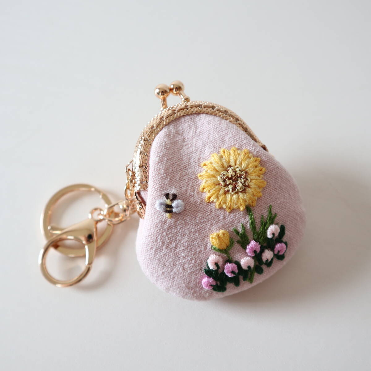 ＊5.5cmミニがま口＊ピンクゴールド＊キーリング＊ハンドメイド刺繍＊37＊_2