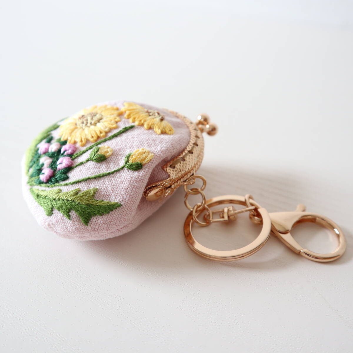 ＊5.5cmミニがま口＊ピンクゴールド＊キーリング＊ハンドメイド刺繍＊37＊_3