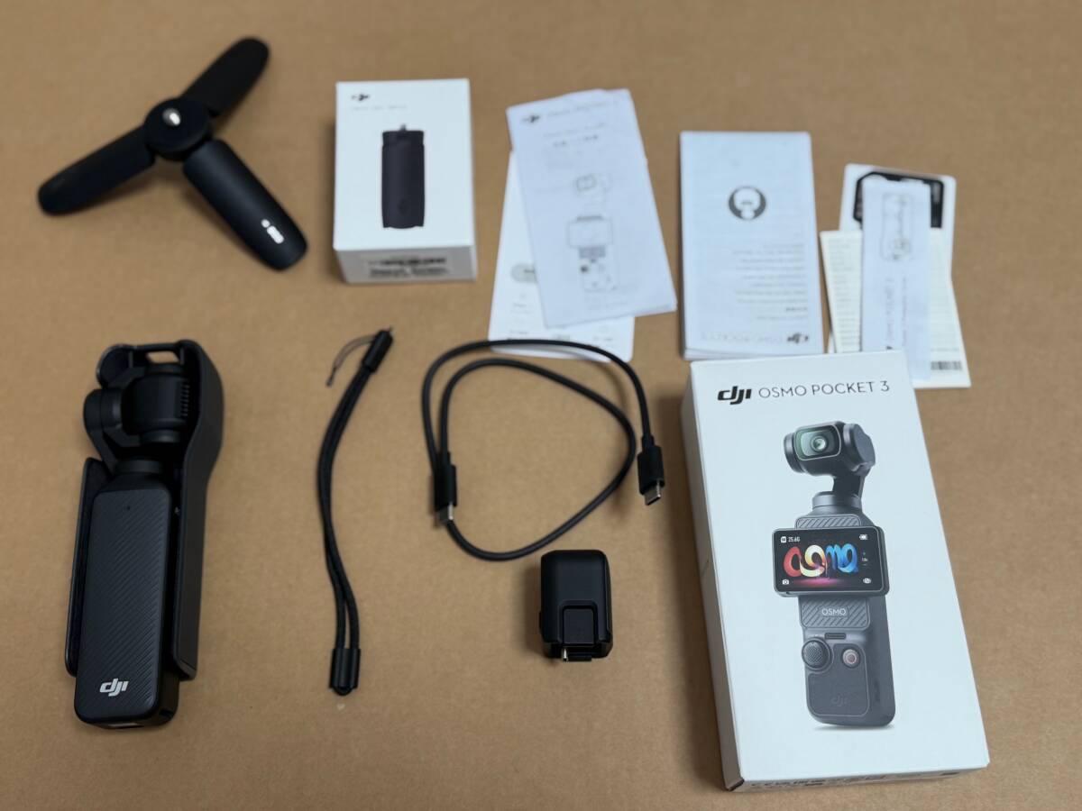 ほぼ新品：DJI　OSMO pocket3本体、ミニ三脚付き_1