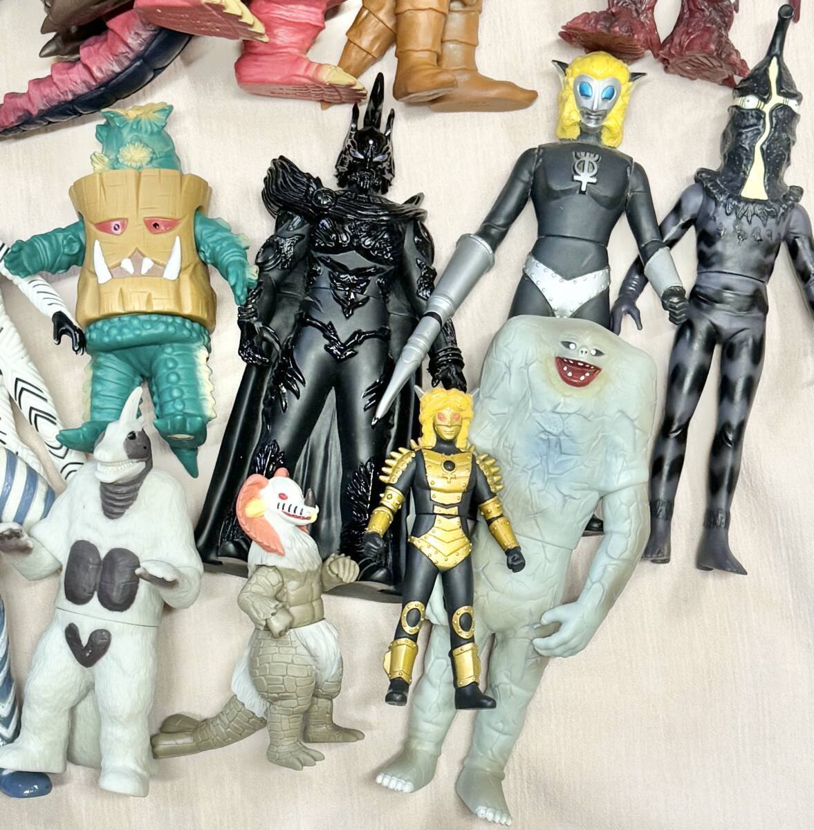 ウルトラマン ソフビ フィギュア 色々大量まとめセット 怪獣ウルトラメカ 円谷 ウルトラマン・ウルトラ怪獣ソフビフィギュア大量まとめて・メトロン