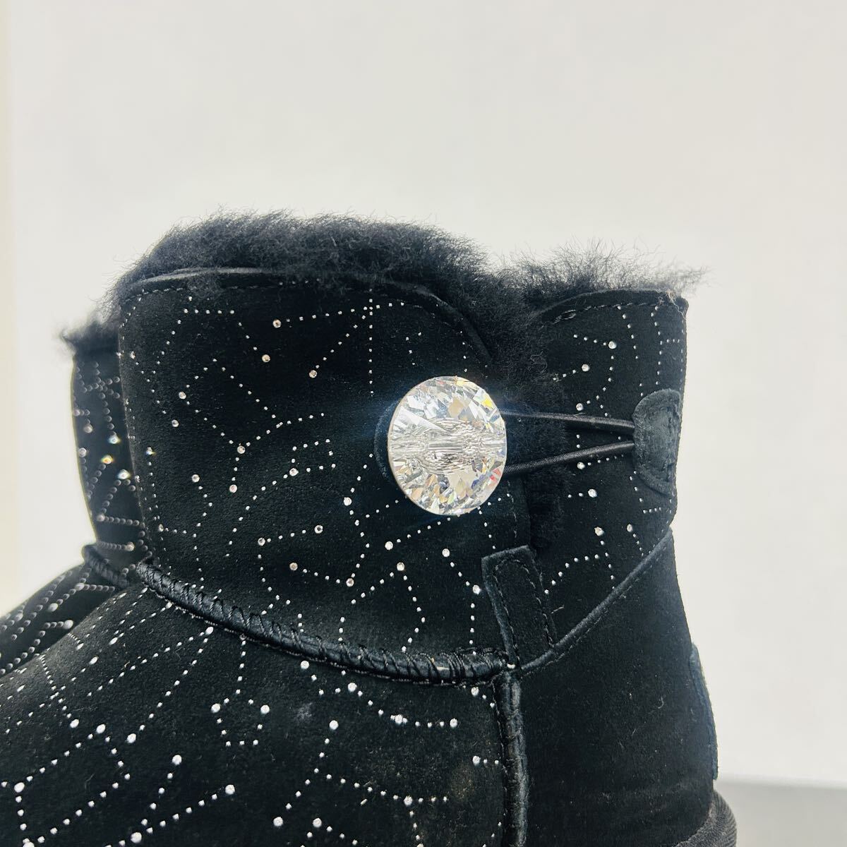 UGG アグ ムートンブーツ スワロフスキー 5 ミニベイリーボタン