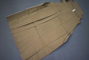 A53-25【凛々】即決 中古品 ポリエステル（踊り・舞台用）袴 馬乗型 茶系 75cm