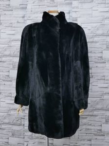 ☆ヌートリア☆セミロングコート☆着丈82cm☆Kaufmann☆襟元ホック付き☆