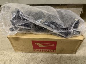 ダイハツ純正　タペットカバーASSY KFエンジン用　　　純正品番11210-B2024