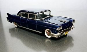 キャデラック リムジンの値段と価格推移は？｜13件の売買データから