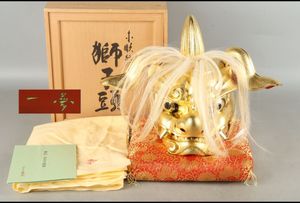獅子頭　『一夢』　横山一夢　在銘　共箱　縁起物　魔除け　正月　金獅子 横山 一夢 造『木彫獅子頭』 ｜骨董品買取 緑和堂
