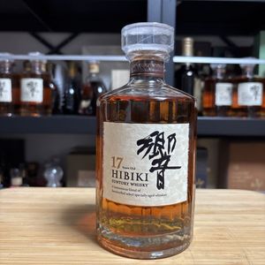 響 17年(箱無し)の平均価格は50,367円｜ウイスキーの価格相場・買取価格