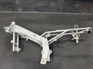 ホンダ NSR50 NSR80 フレームのみ 販売証明書あり シルバー塗装 ホンダ NSR50 NSR80 フレームのみ 販売証明書あり シルバー塗装 - メルカリ