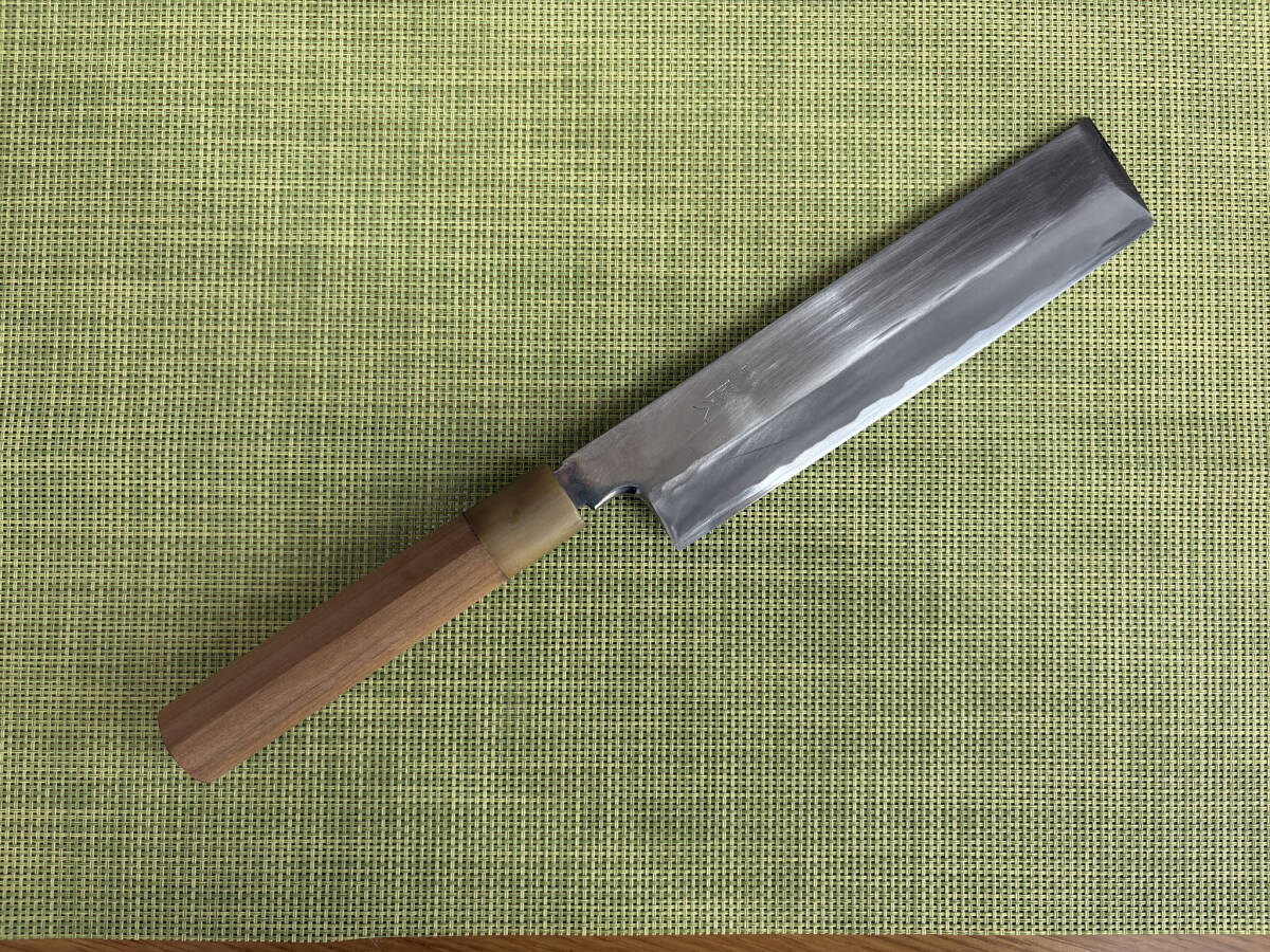 隆久 薄刃包丁 200mm 水牛桂 朴角付丸柄 (薄刃包丁)｜売買された