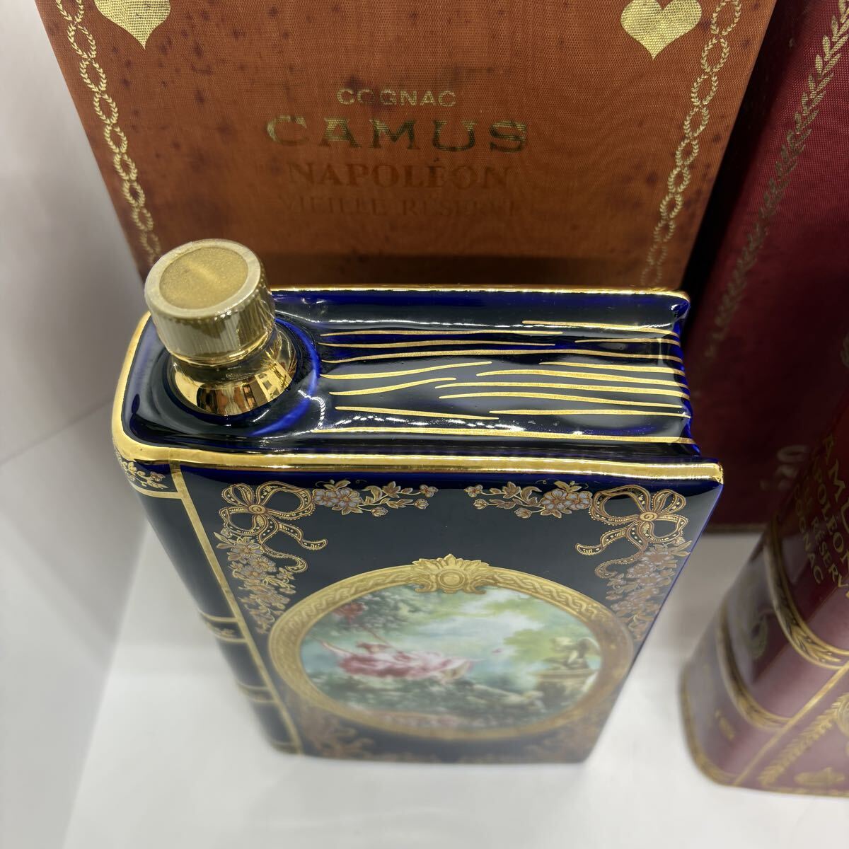 K-2471】古酒 CAMUS カミュ ナポレオン ブック 陶器ボトル 700ml 40