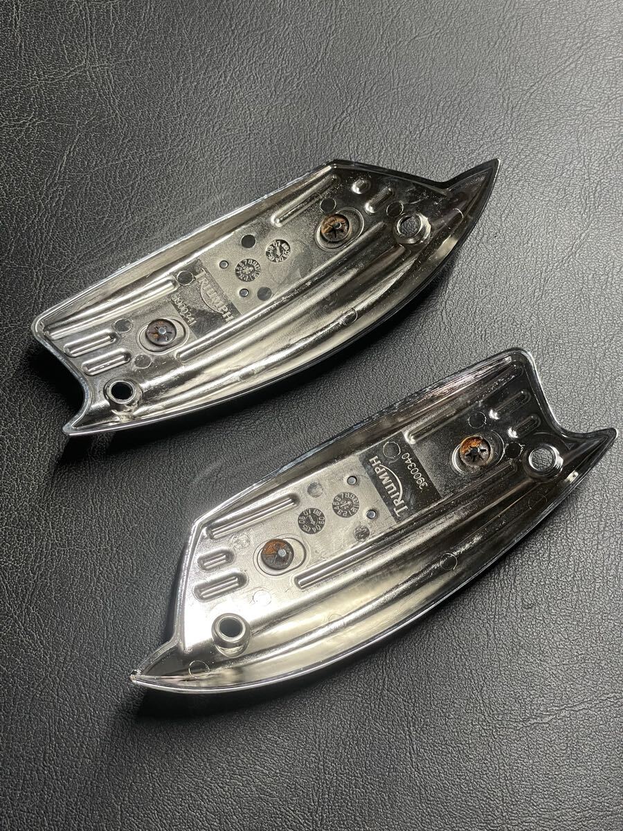 TRIUMPH トライアンフ THRUXTON スラクストン900エンブレム 左右セット