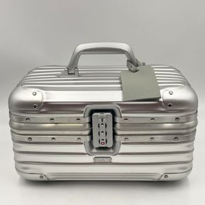 極美品】RIMOWA リモワ TOPAS/トパーズ ビューティケース 17L ハード