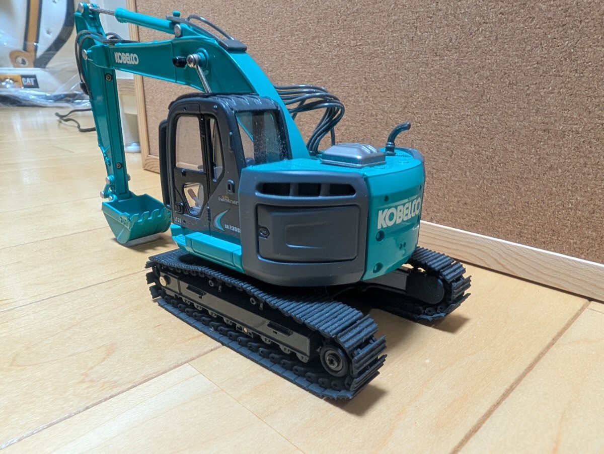 KOBELCO 油圧ショベル SK235SR-2 1/43 ミニチュア スケールモデル