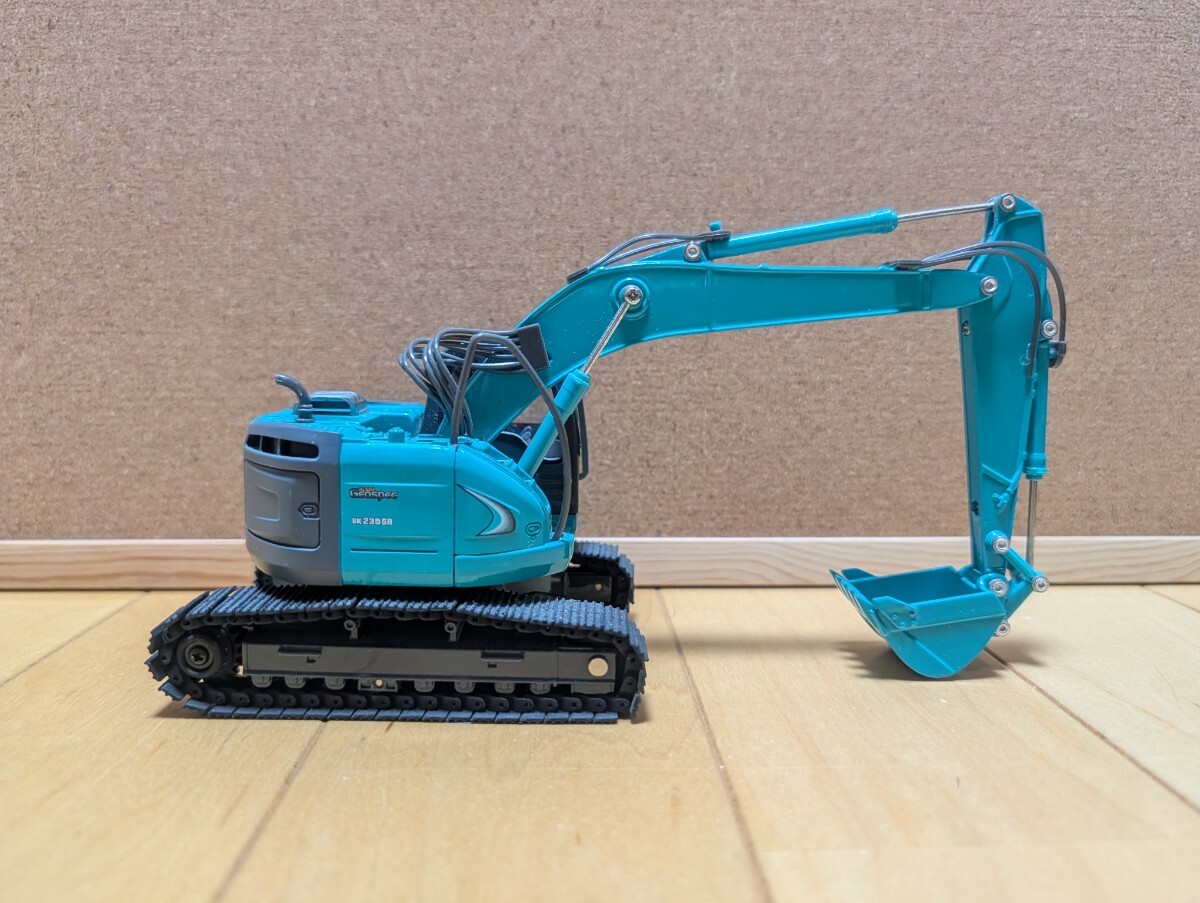 KOBELCO 油圧ショベル SK235SR-2 1/43 ミニチュア スケールモデル