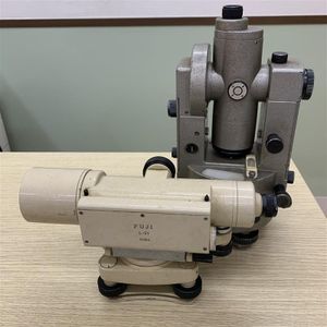 レトロ測量機器 測量機 レトロの値段と価格推移は？｜13件の売買データから測量機