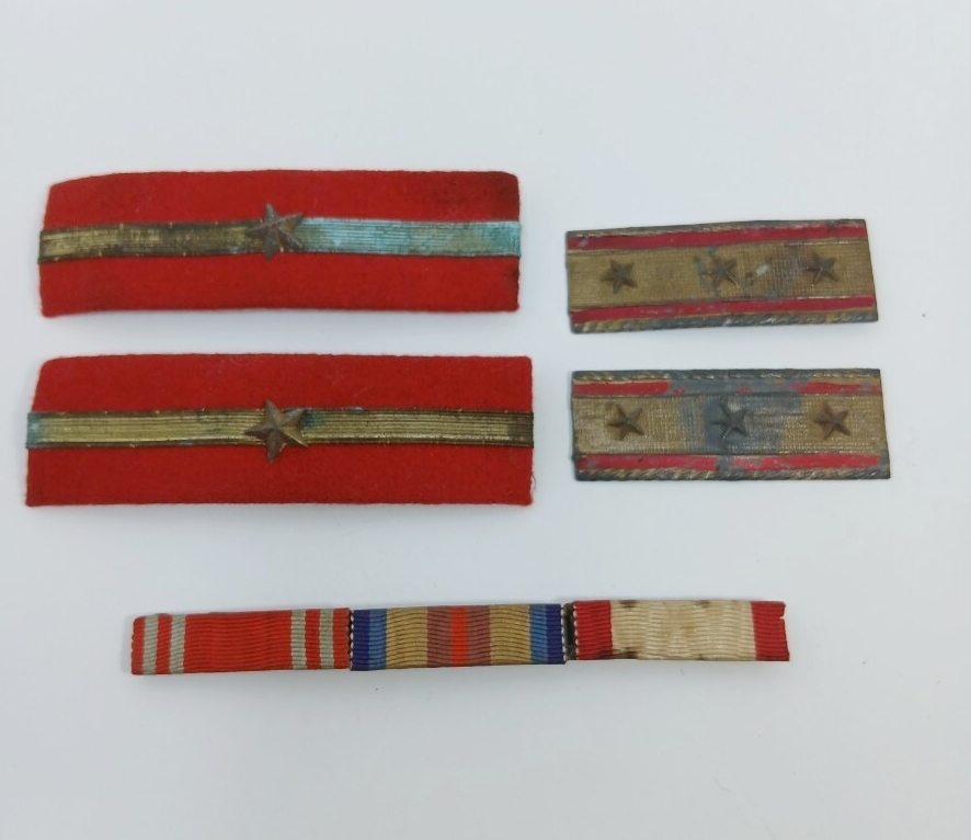 日本陸軍大尉　肩章　当時物　　タ1 希少 当時物 陸軍海軍旧日本軍【階級章】肩章 略綬板 勲章 大尉 中尉