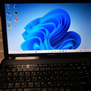 TOSHIBA dynabook T552/58HKD SSD搭載　25H2 dynabook T552 58のYahoo!オークション(旧ヤフオク!)の相場・価格を