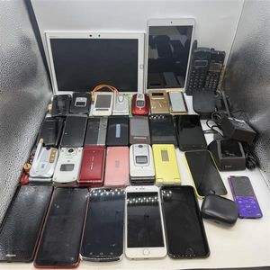 ガラケー ジャンク まとめのYahoo!オークション(旧ヤフオク!)の相場