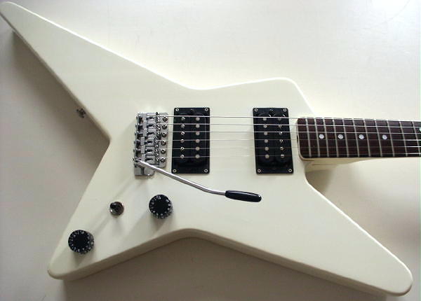 Tokai 30年程前のランダムスター・タイプ「FSD-50（新品弦