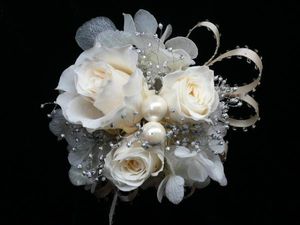 ★ベリーズ*高級プリザーブドフラワーコサージュ・ケース付・Q18_1