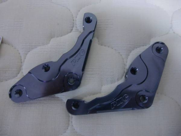 PMC製 Z１R MK STDローター対応キャリパーサポート左右セット_2