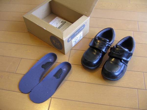 靴 フォーマル ベネッセ すっく ローファー 黒１９ ０ｃｍ 19cm 売買されたオークション情報 Yahooの商品情報をアーカイブ公開 オークファン Aucfan Com