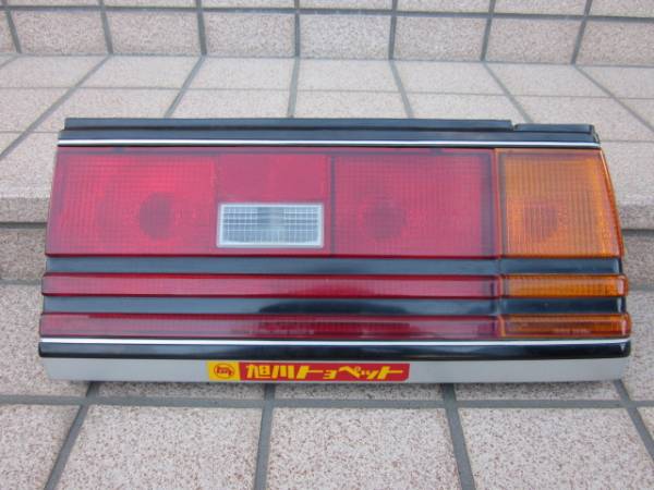 ☆旧車コロナAT141/TT142右テールランプAT140高速有鉛4AG3TG☆(テール 