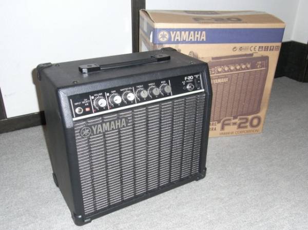 ☆ほぼ未使用ギターセットFERNANDES FR-40+アンプYAMAHA F-20