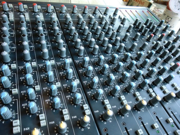 動作品♪英国Soundcraft K1 8ch PAミキサーサウンドクラフト(ミキサー