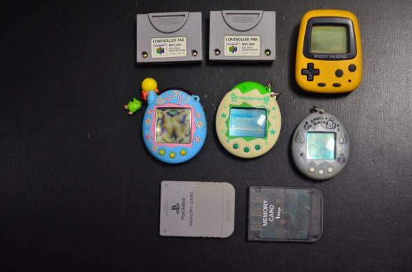 メモリーカード ポケットピカチュウ たまごっち など バーチャルペット 売買されたオークション情報 Yahooの商品情報をアーカイブ公開 オークファン Aucfan Com