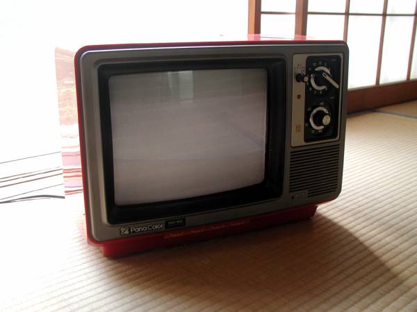 ナショナル カラーTV TH13-R33 赤 CH ブラウン管 昭和 (テレビ)｜売買
