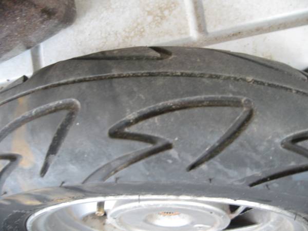 リード９０　HF05 リアホイールタイヤ純正中古_3