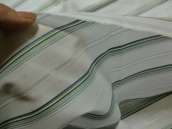 白地×グリーン系ストライプ・シャツ生地♪110巾×230㎝_3