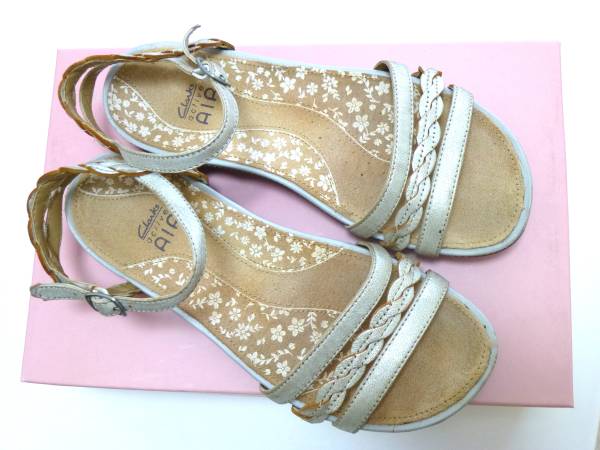 クラーク ロンドン購入150ポンド 2万円程度 サイズ４ 23 0cm 売買されたオークション情報 Yahooの商品情報をアーカイブ公開 オークファン Aucfan Com