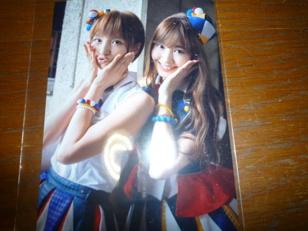 恋するフォーチュンクッキーHMV/LAWSON写真 小嶋陽菜 篠田麻里子_1