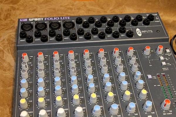 Soundcraft Spirit Folio Lite 12ch ミキサー