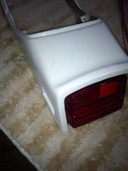 Zrx400 ゼットファーザー製 Mk2 変身テール リア 売買されたオークション情報 Yahooの商品情報をアーカイブ公開 オークファン Aucfan Com